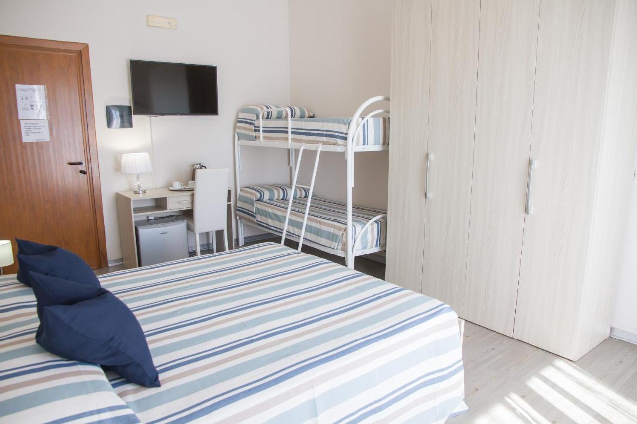 Bluriva Hotel Ciro Marina Ngoại thất bức ảnh
