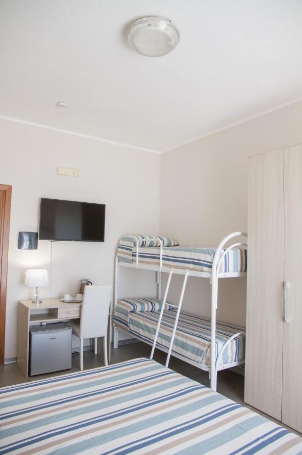 Bluriva Hotel Ciro Marina Ngoại thất bức ảnh